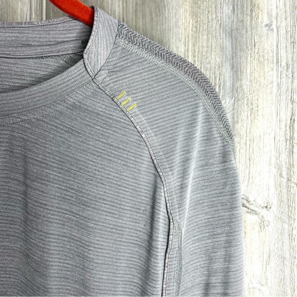 lululemon athletica Gray Short Sleeve Tee - Picture 4 of 7